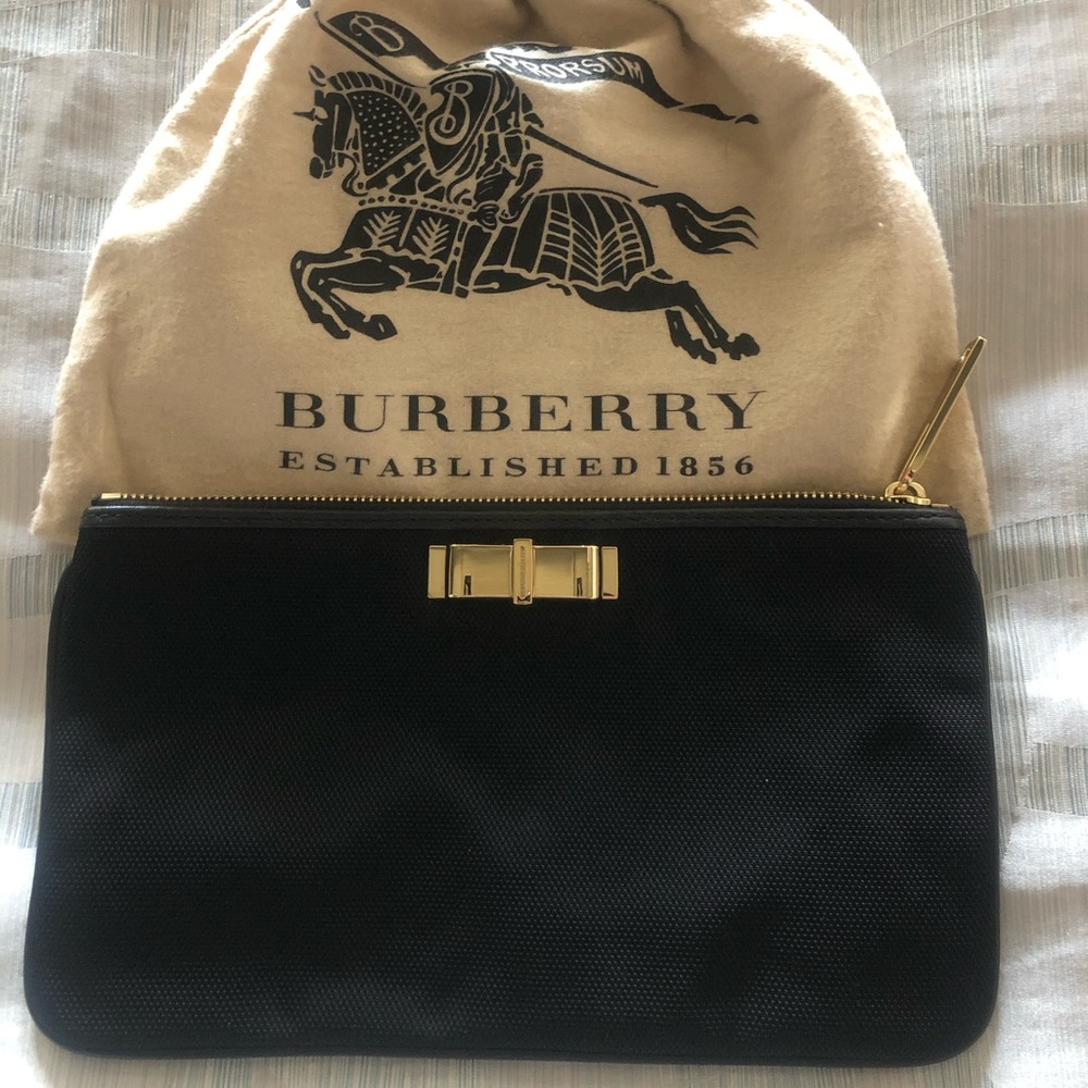Burberry clutch with dust bag